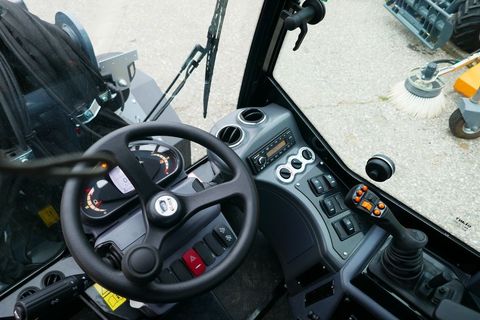 [3600-4760021-9.jpg]