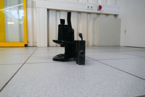 [3600-4913703-2.jpg]
