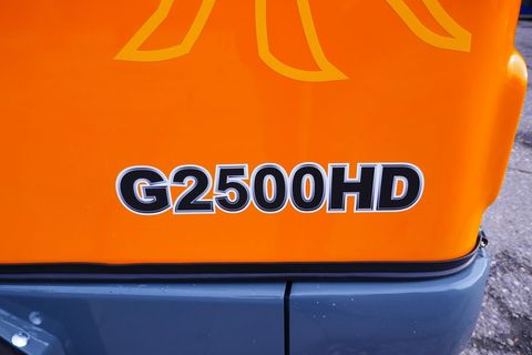 [3600-4957047-2.jpg]