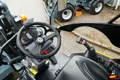 [3600-5472526-2.jpg]