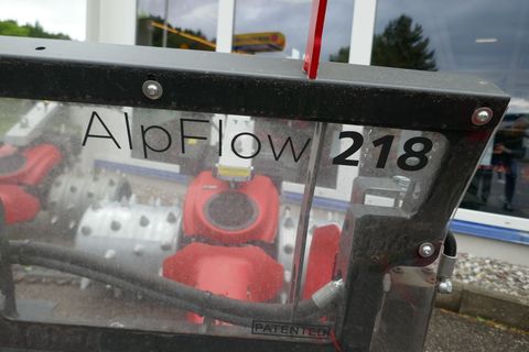 [3600-5651437-2.jpg]