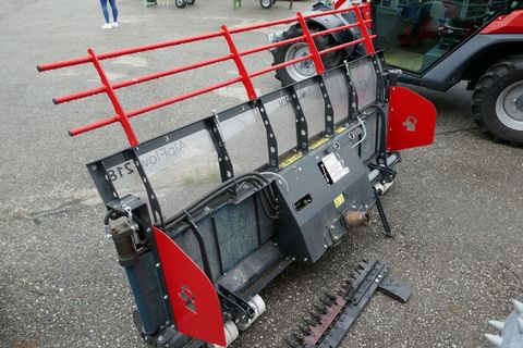[3600-5651437-3.jpg]