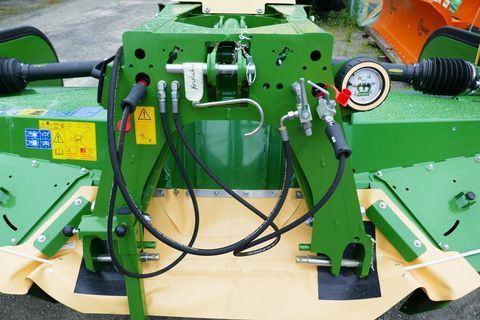 [3600-5702648-4.jpg]