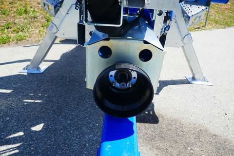 [3600-5881180-10.jpg]