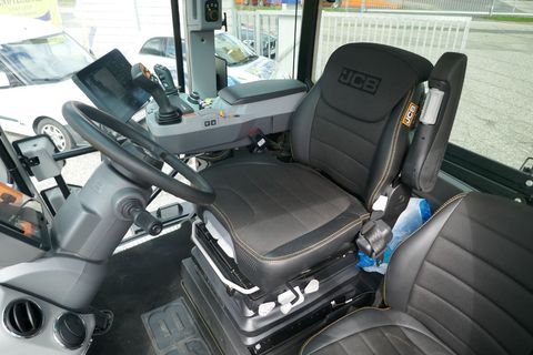 [3600-6238784-12.jpg]