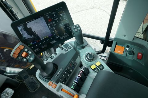 [3600-6238784-13.jpg]