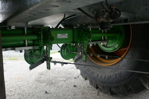 [3600-6243179-12.jpg]