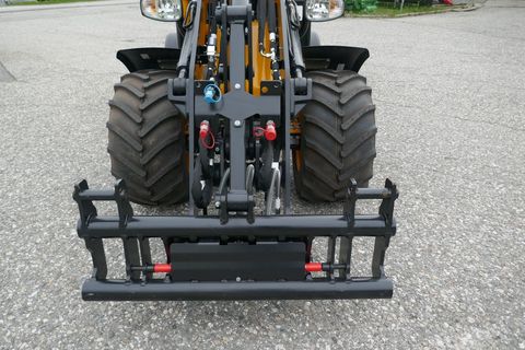 [3600-6243399-2.jpg]