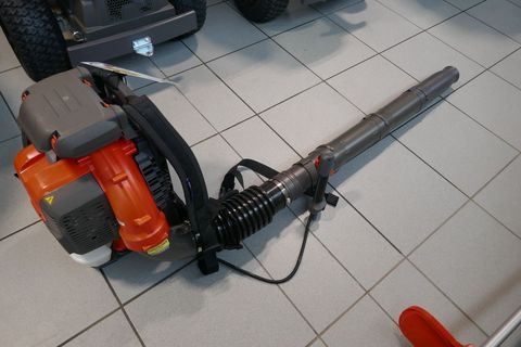 [3600-6256229-2.jpg]