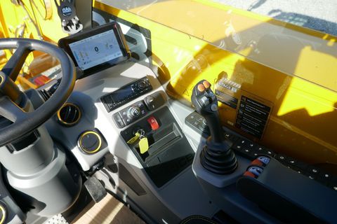 [3600-6300033-10.jpg]