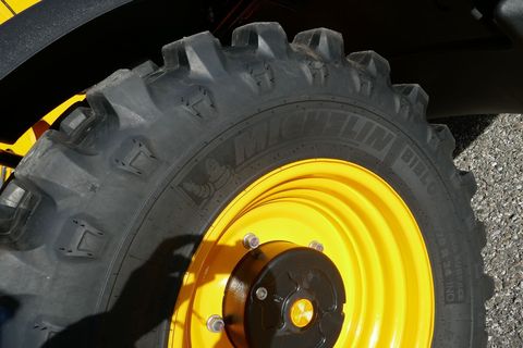 [3600-6300033-8.jpg]