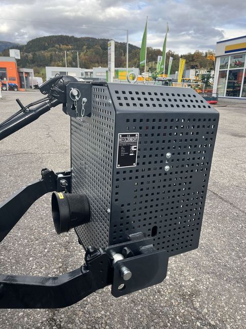 [3600-6355976-2.jpg]