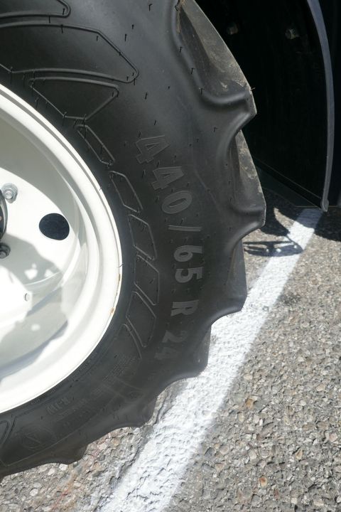 [3600-6376602-4.jpg]