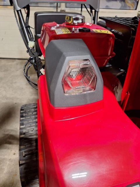 [3600-6381349-4.jpg]