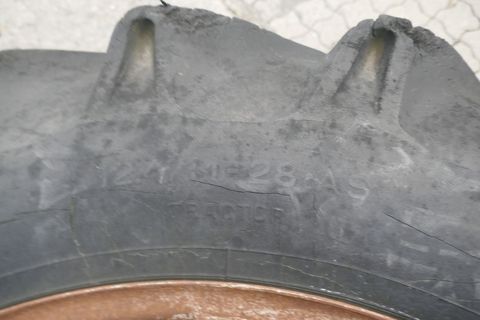 [3600-6391416-1.jpg]