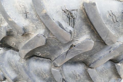 [3600-6391423-1.jpg]