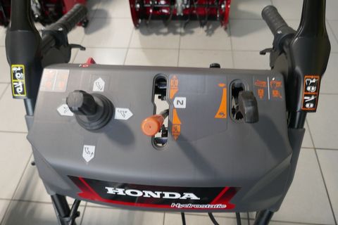 [3600-6391450-5.jpg]