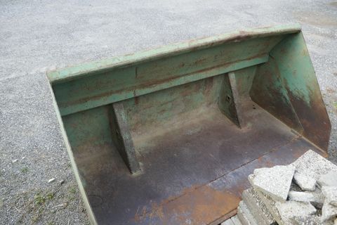 [3600-6395393-1.jpg]