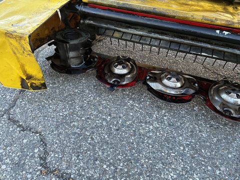 [3600-6403253-5.jpg]