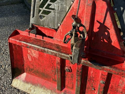 [3600-6406359-2.jpg]