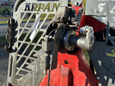 [3600-6406359-3.jpg]