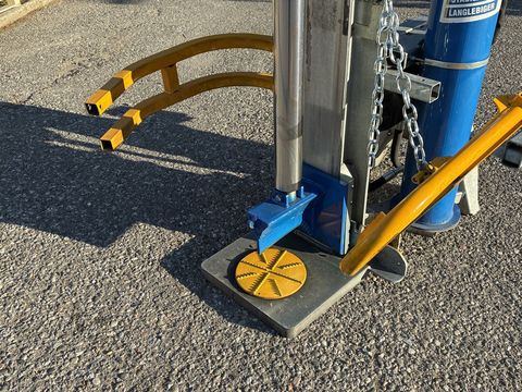 [3600-6427805-3.jpg]