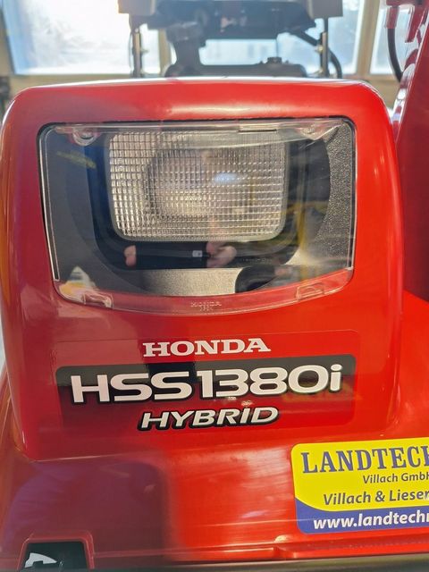 [3600-6436904-0.jpg]