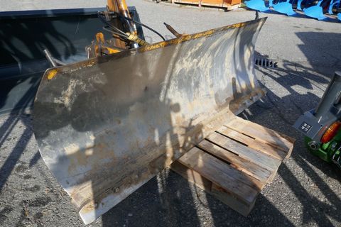 [3600-6440645-0.jpg]