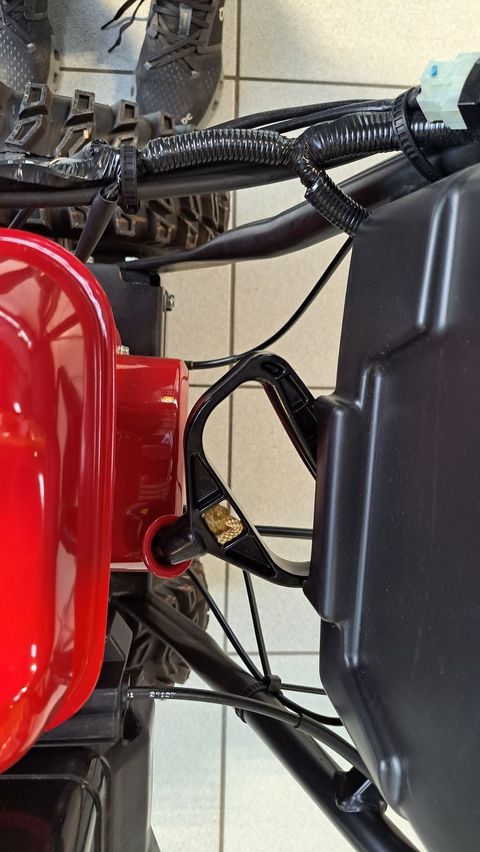 [3600-6478489-7.jpg]