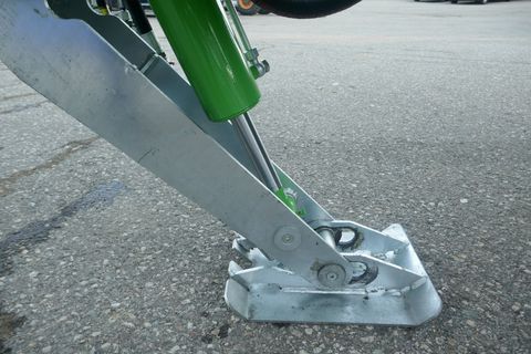 [3600-6482375-8.jpg]