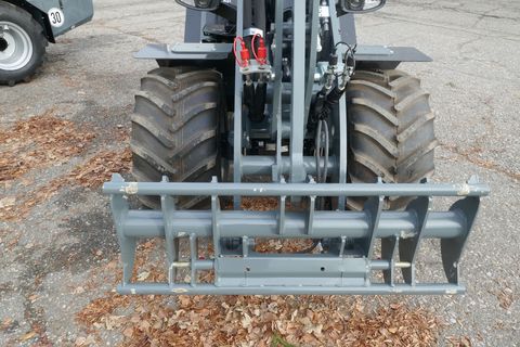 [3600-6492663-10.jpg]