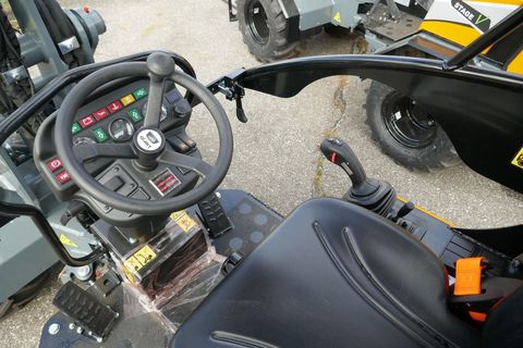 [3600-6495742-7.jpg]