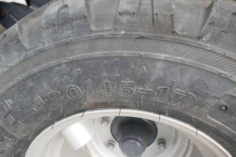 [3600-6538431-4.jpg]