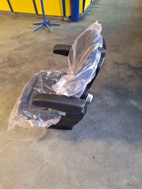 [3600-6561981-2.jpg]