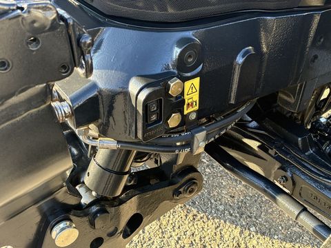 [3600-6578752-4.jpg]