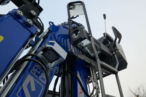 [3600-6618935-7.jpg]