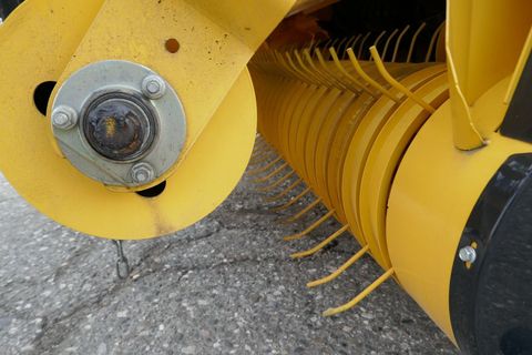 [3600-6633915-4.jpg]