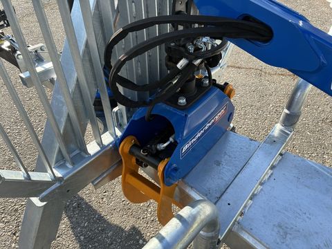 [3600-6638163-4.jpg]