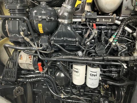 [3600-6671103-4.jpg]