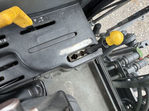 [3600-6679421-6.jpg]