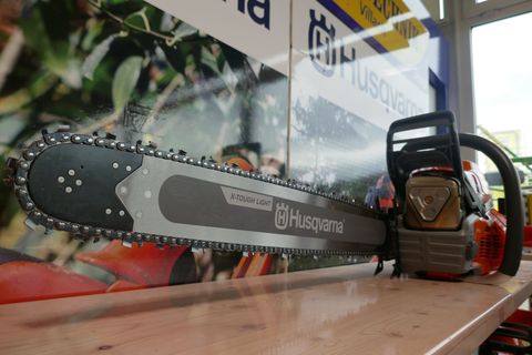 [3600-6742943-2.jpg]