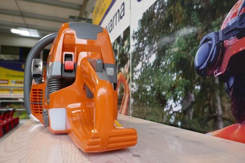 [3600-6742943-4.jpg]