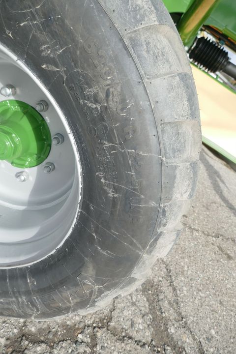 [3600-6743226-4.jpg]