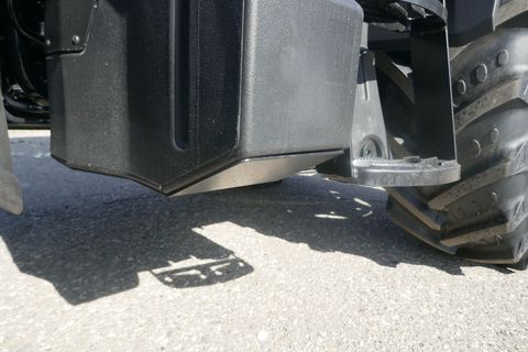 [3600-6765410-10.jpg]