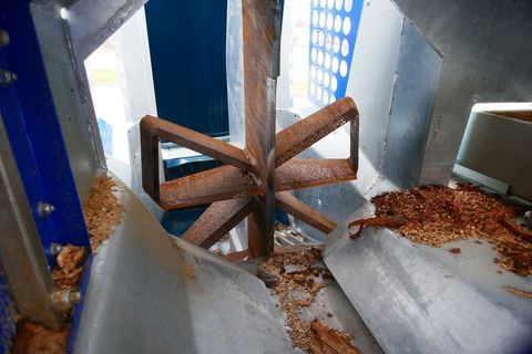 [3600-6765889-7.jpg]