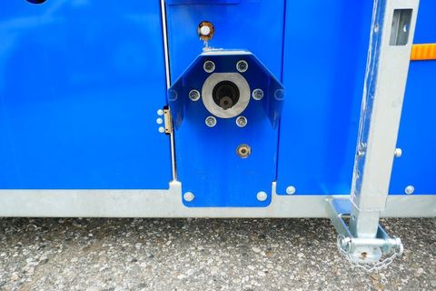 [3600-6765889-9.jpg]