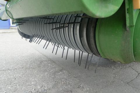 [3600-6765940-5.jpg]