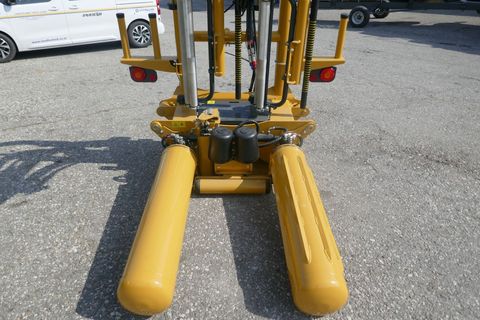 [3600-6794337-2.jpg]