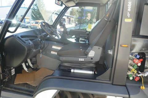 [3600-6794393-7.jpg]