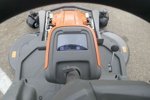 [3600-6818952-3.jpg]
